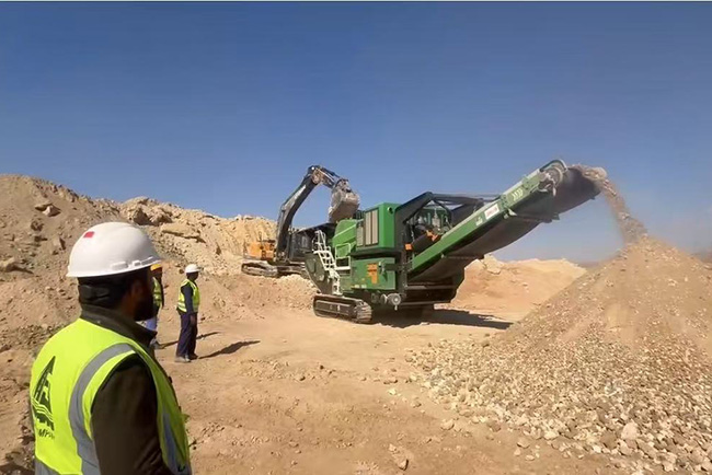 Crawler-Type mobile crusher used in quarry

