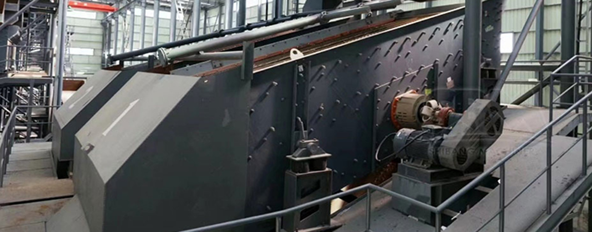 Vibrating screen working in quarry

