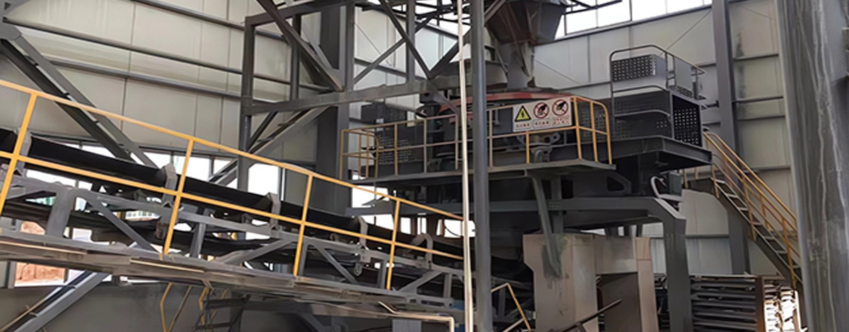 Britador VSI utilizado no processo de conformação em pedreira